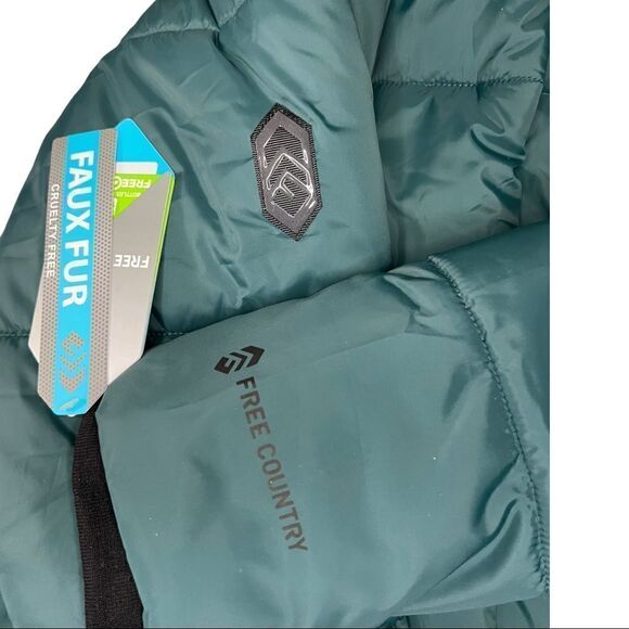 Free Country Women's Alto Cloud Lite Jacket in Green - Picture 7 of 14